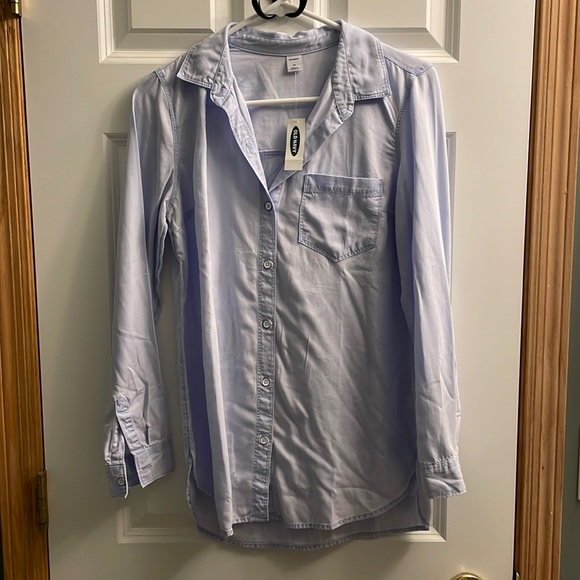New with tags chambray button up shirt. - Picture 1 of 2